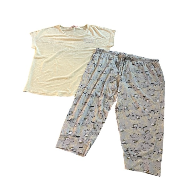 La Vie en Rose ‘hello sunshine’ Pajama set  with sloth print pants size M/L - Picture 1 of 14